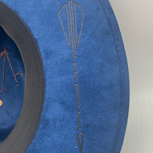 Beau - Picture 7 of 7